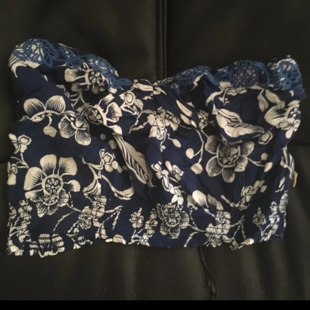 Hollister crop top